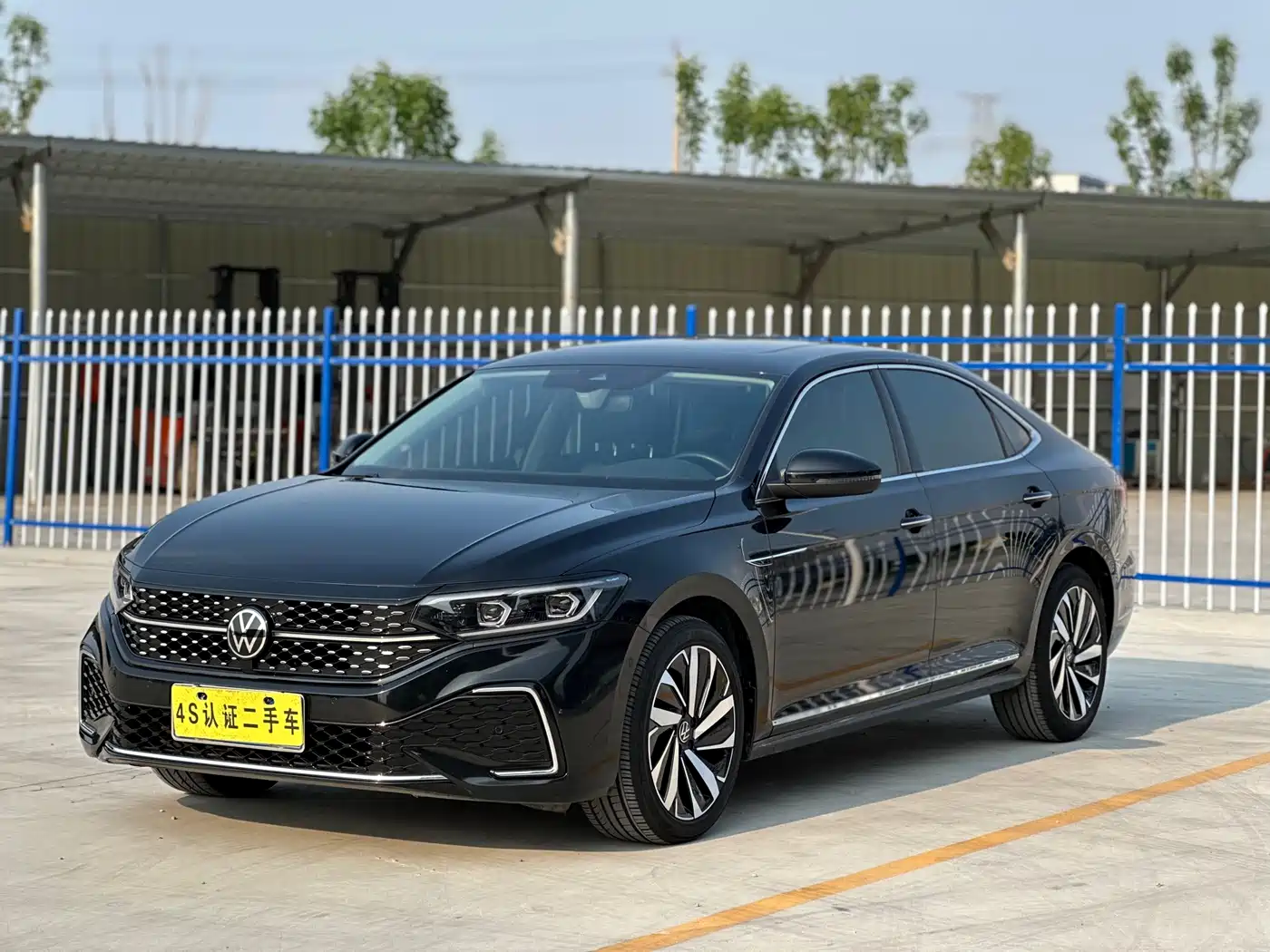 Volkswagen Passat 2022 330TSI Luxury Edition