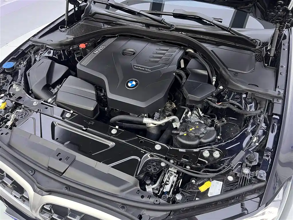 BMW 3 Series 2024 325i M Sport Package фото 12