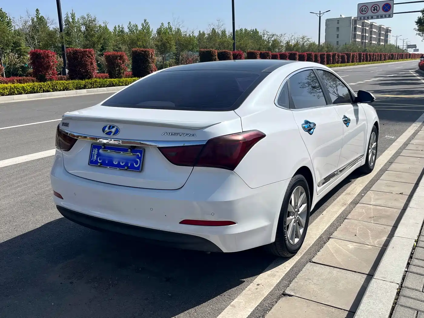 Hyundai Mistra 2016 1.8L Automatic Smart GLS фото 3