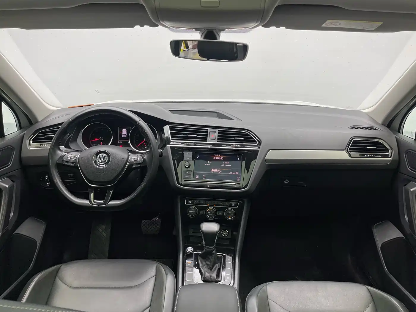 Volkswagen Tiguan L 2018 Facelift 330TSI Automatic 2WD Luxury Edition фото 10
