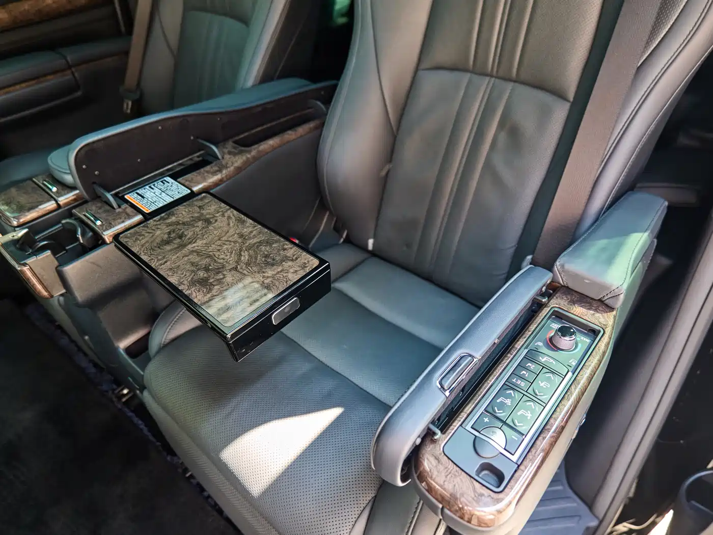 Toyota Vellfire 2021 Crown Hybrid 2.5L HV Premium Edition фото 18