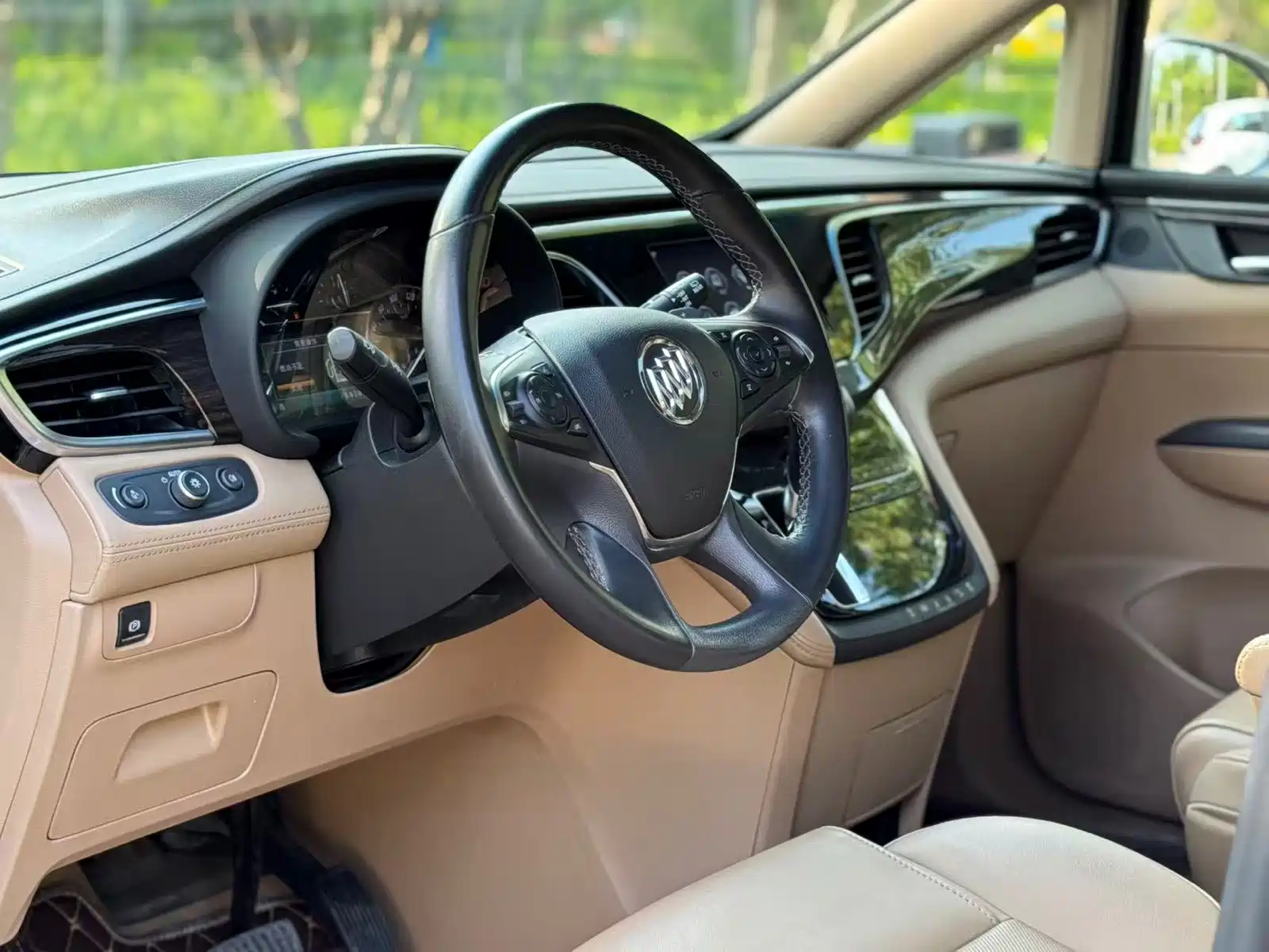 Фото 15 - Buick GL8