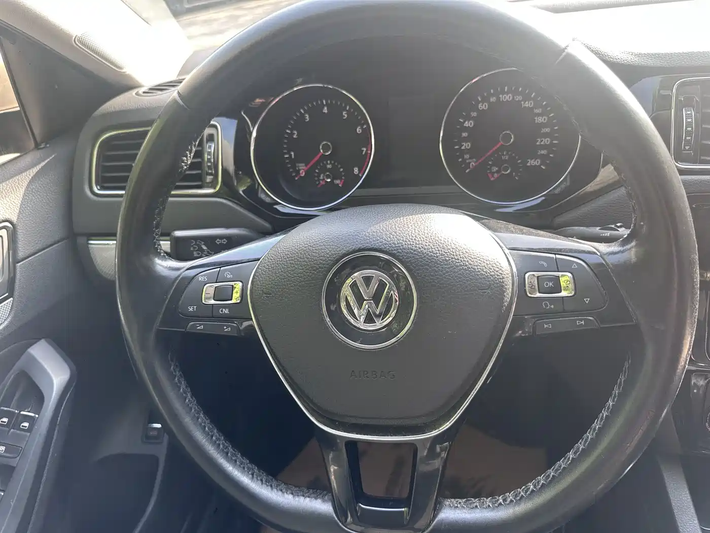 Volkswagen Sagitar 2017 230TSI Automatic Comfort фото 16