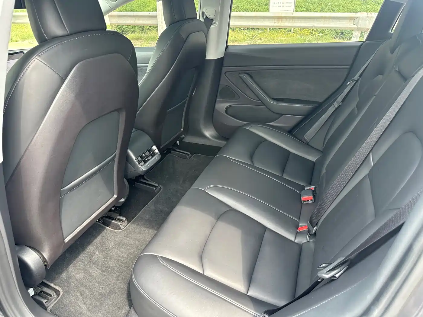 TESLA MODEL 3 (IMPORTED)