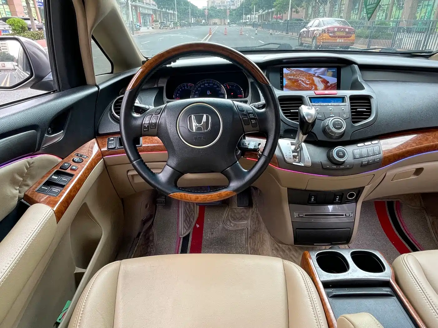 Фото 11 - Honda Odyssey