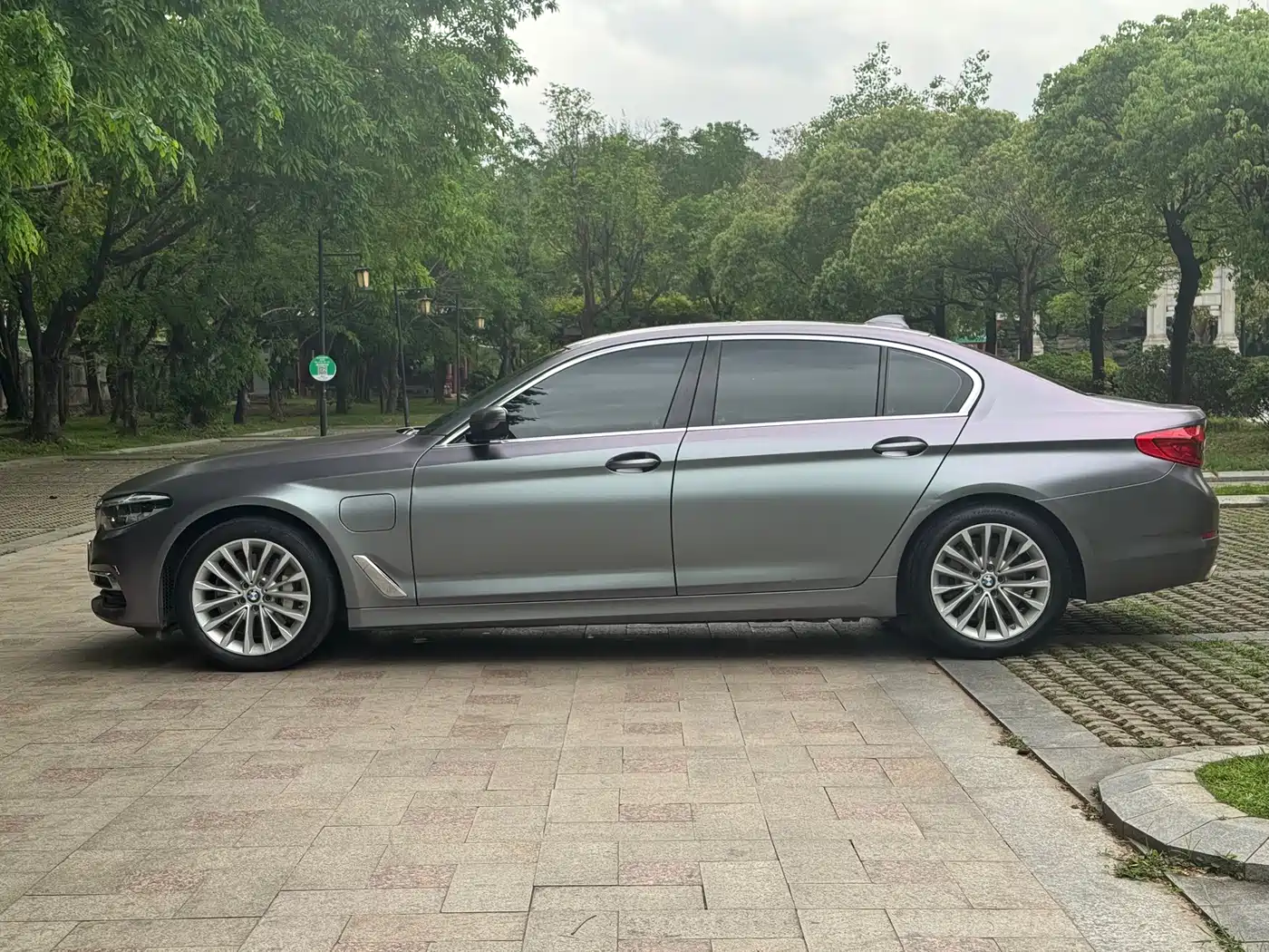 BMW 5 SERIES NEW ENERGY