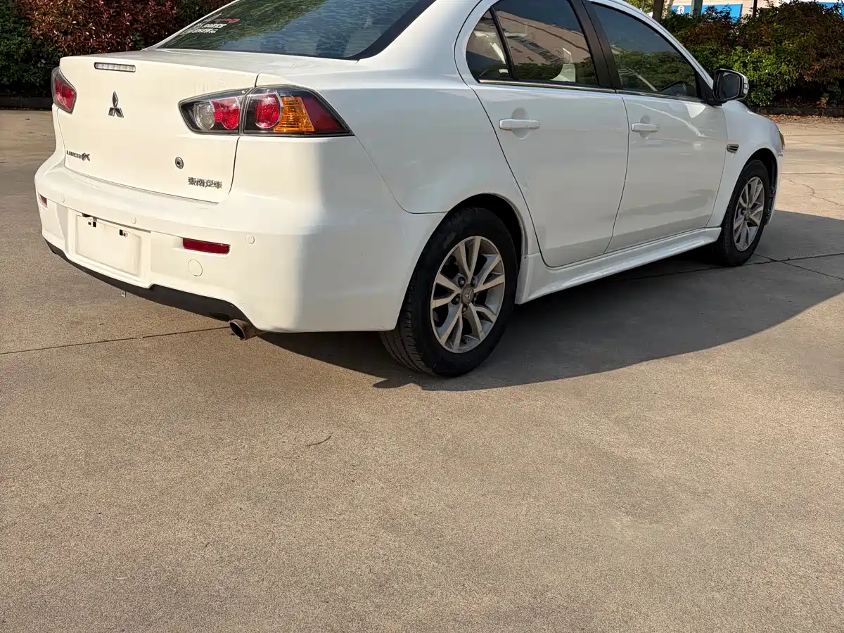 Mitsubishi Lancer EX 2012 Zhishang 1.8L CVT Luxury фото 14