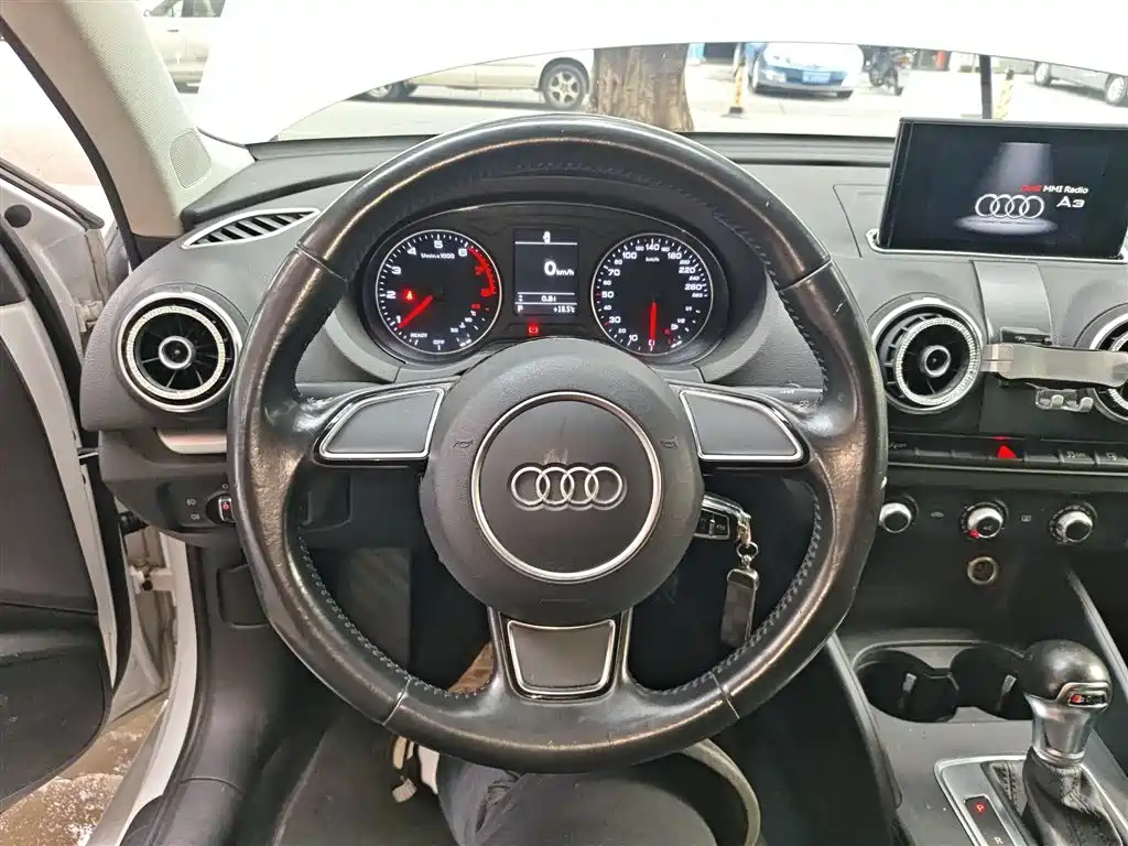 Audi A3 2016 Limousine 35 TFSI Progressive фото 3