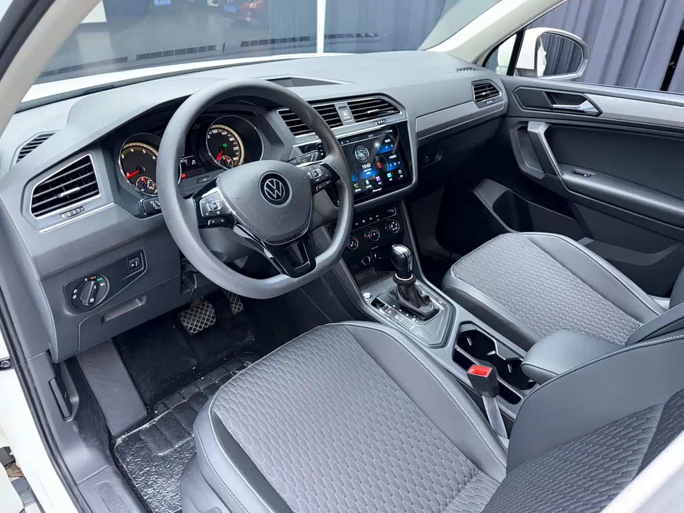 Volkswagen Tiguan L 2020 330TSI Auto 2WD Trend China VI фото 11