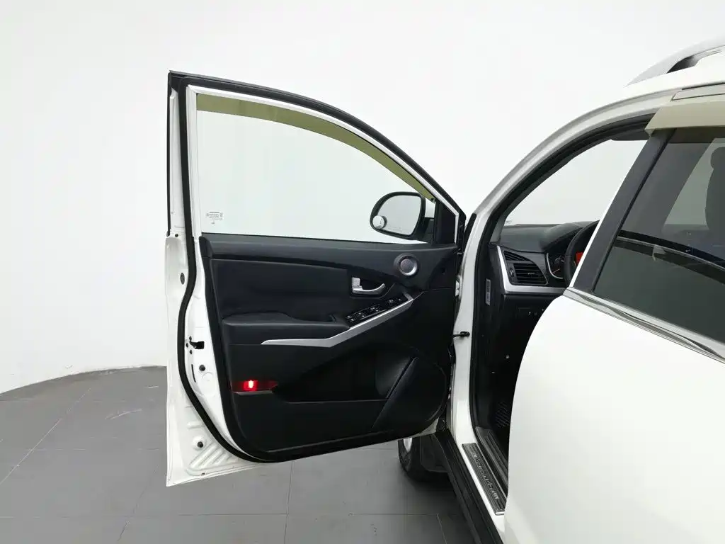 SsangYong Korando 2015 2015 2.0L 2WD Automatic Enjoyment Edition