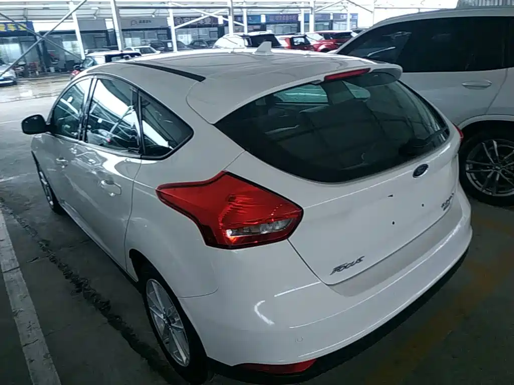 Фото 5 - Ford Focus