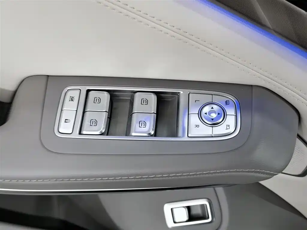 Hongqi H9 2020 2.0T Smart Connection Qi Xiang Edition фото 9