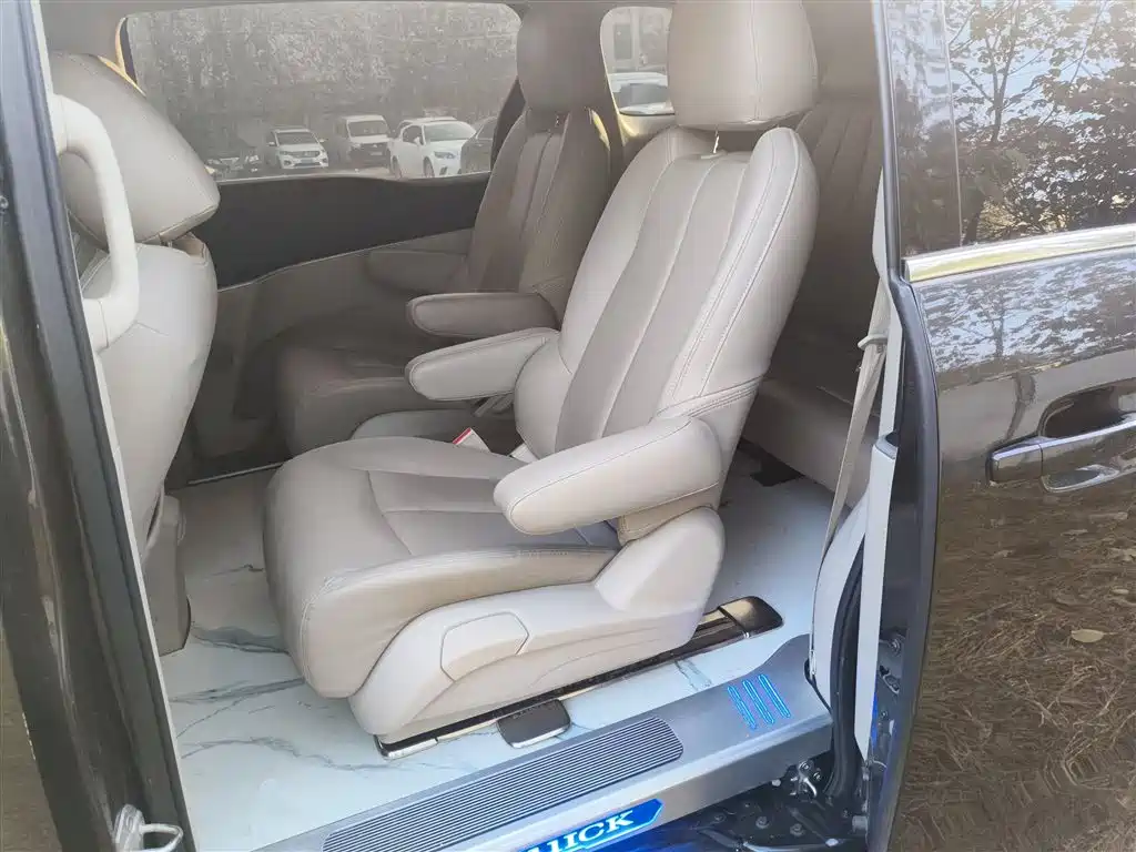Buick GL8 2021 Land Business Class 652T Comfort фото 15