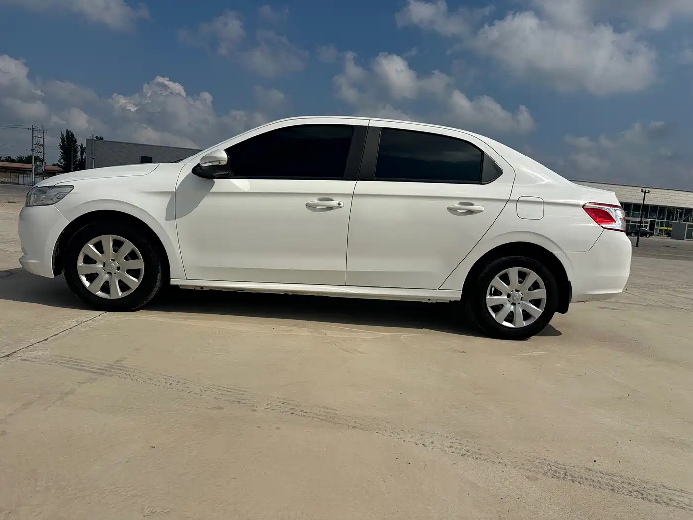 Peugeot 301 2017 2016 1.6L Manual Comfort Edition