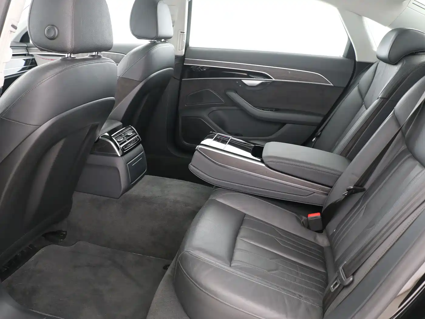 Audi A8 2018 A8L 55 TFSI quattro Launch Elite фото 6