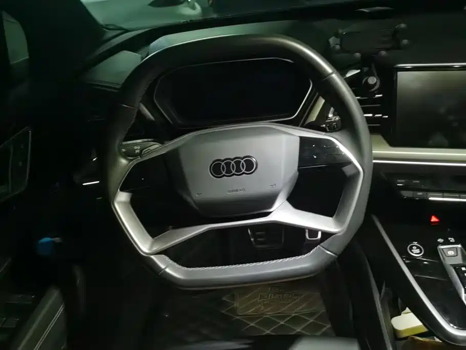 Audi Q4 e-tron 2025 2024 40 e-tron Pioneer Edition