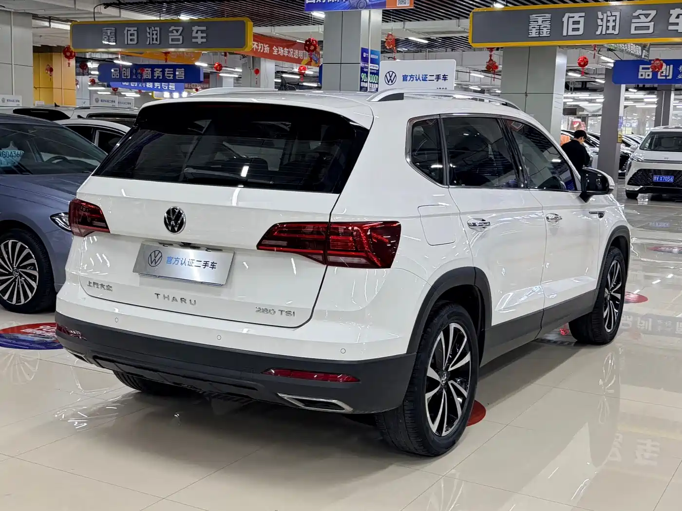 Volkswagen Tharu 2022 280TSI FWD Luxury Edition фото 4