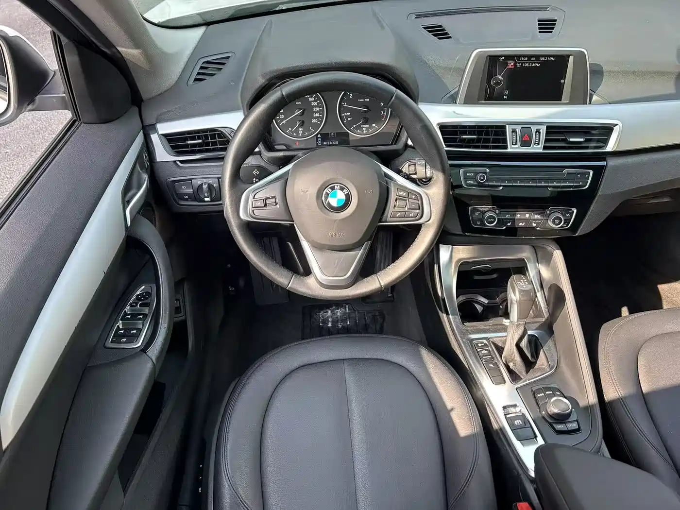 BMW X1 2016 sDrive18Li Premium Model фото 7