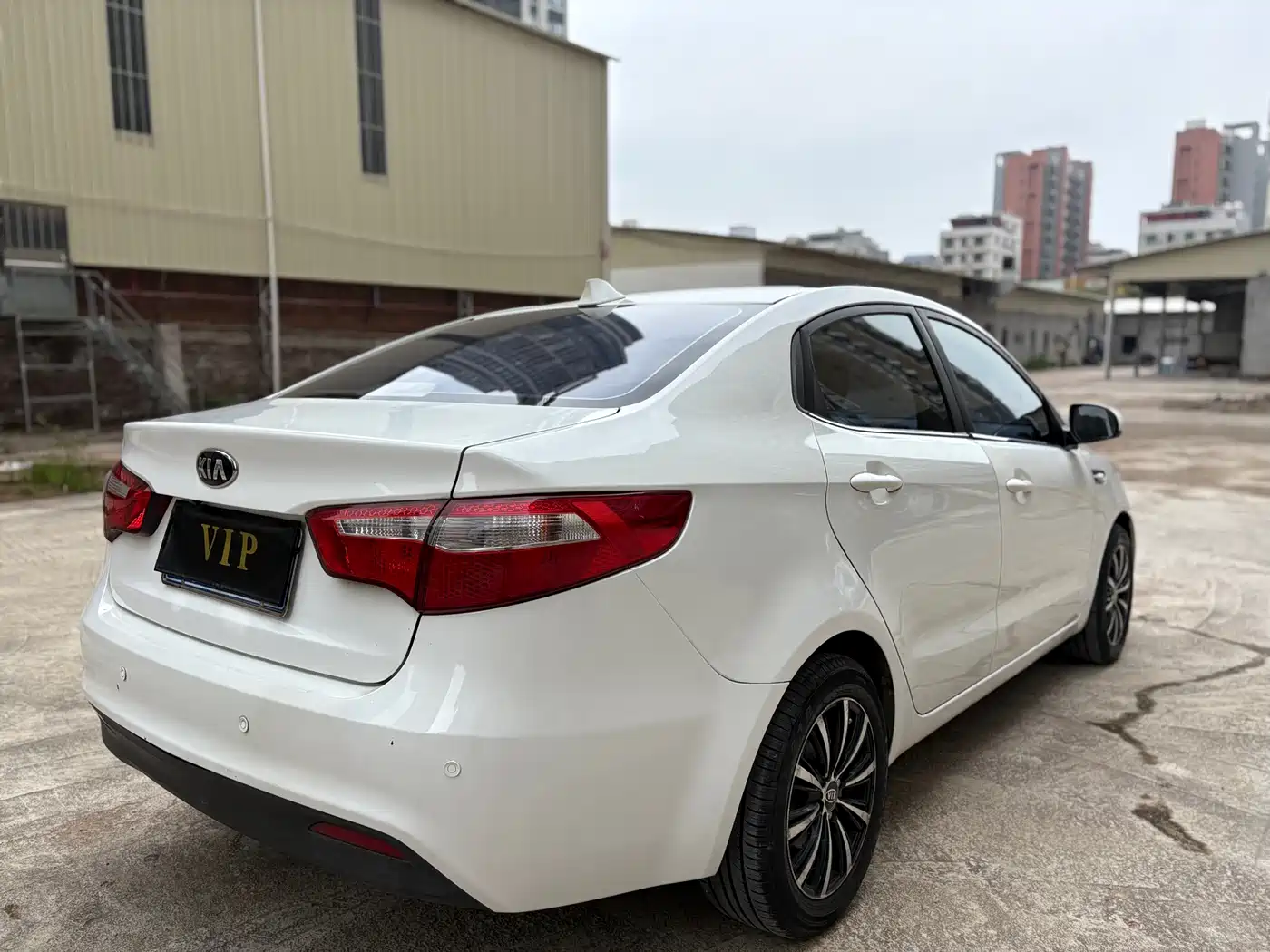 Kia K2 2012 Sedan 1.4L AT GLS Commemorative Edition фото 6