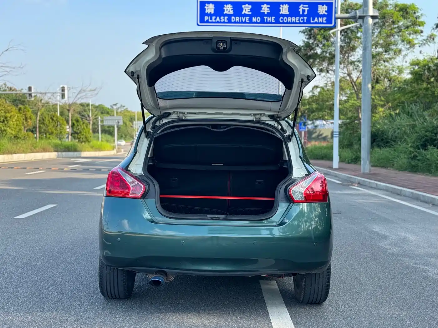 Nissan Tiida 2011 1.6T Manual Dynamic Edition фото 24
