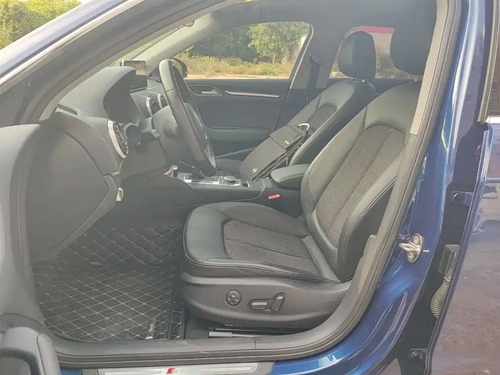 Audi A3 (Import) 2014 Sportback 40 TFSI S line Comfort фото 15