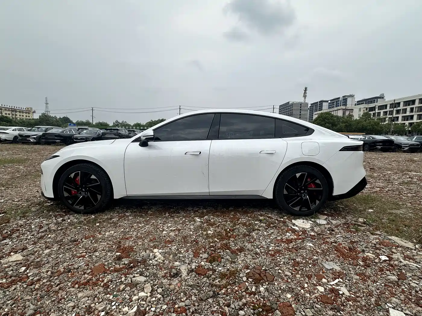 Dongfeng Yipai eπ007 2025 EREV 230Air Cruise Edition фото 4