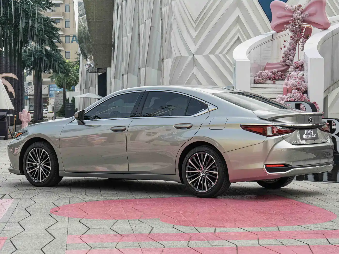 Lexus ES 2022 300h Ultimate Edition фото 10