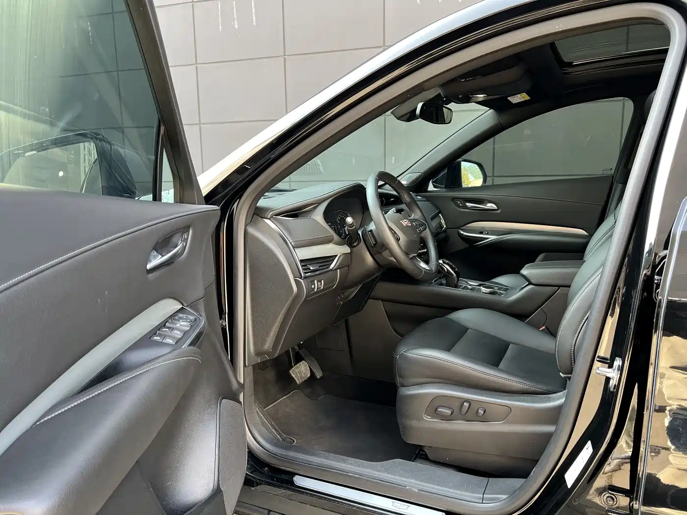 Cadillac XT4 2022 28T FWD Luxury фото 23