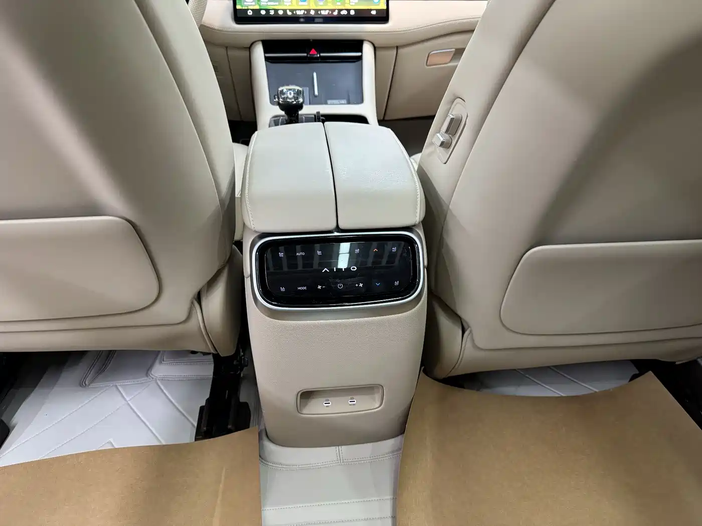 AITO Wenjie AITO M7 2024 1.5T Smart Drive 4WD Ultra 5-seater фото 11