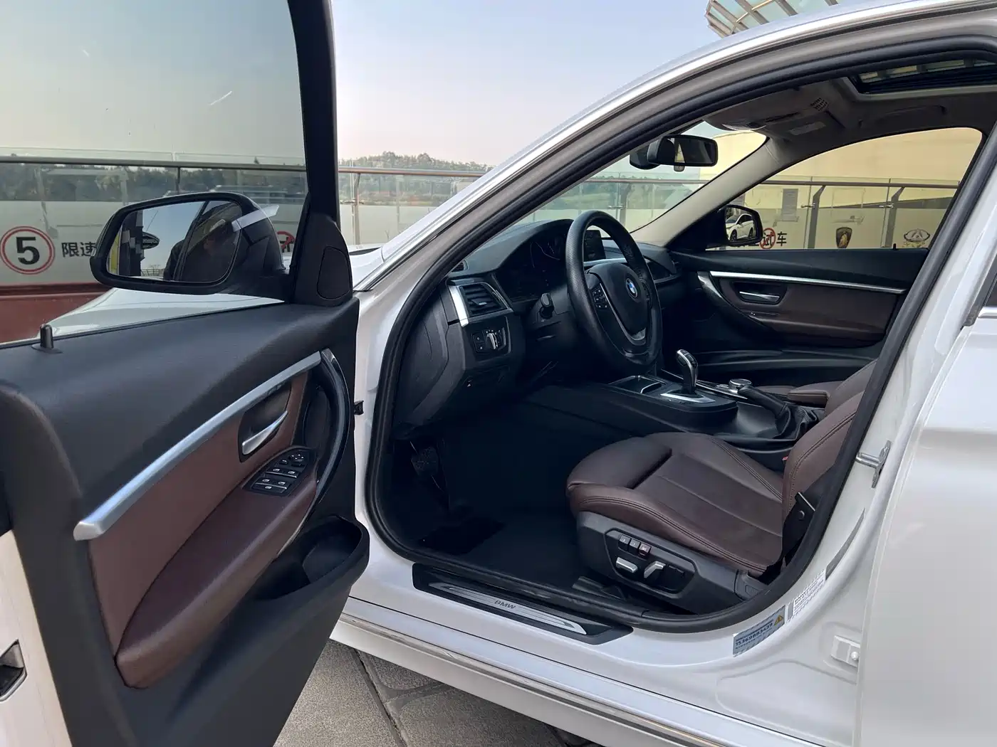 BMW 3 Series 2018 320Li Leading Luxury Package фото 19