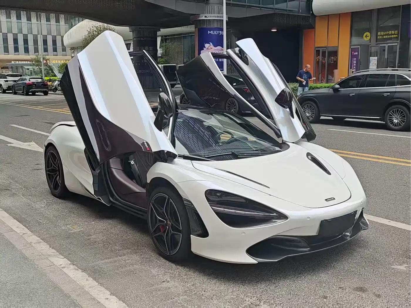 MCLAREN 720S