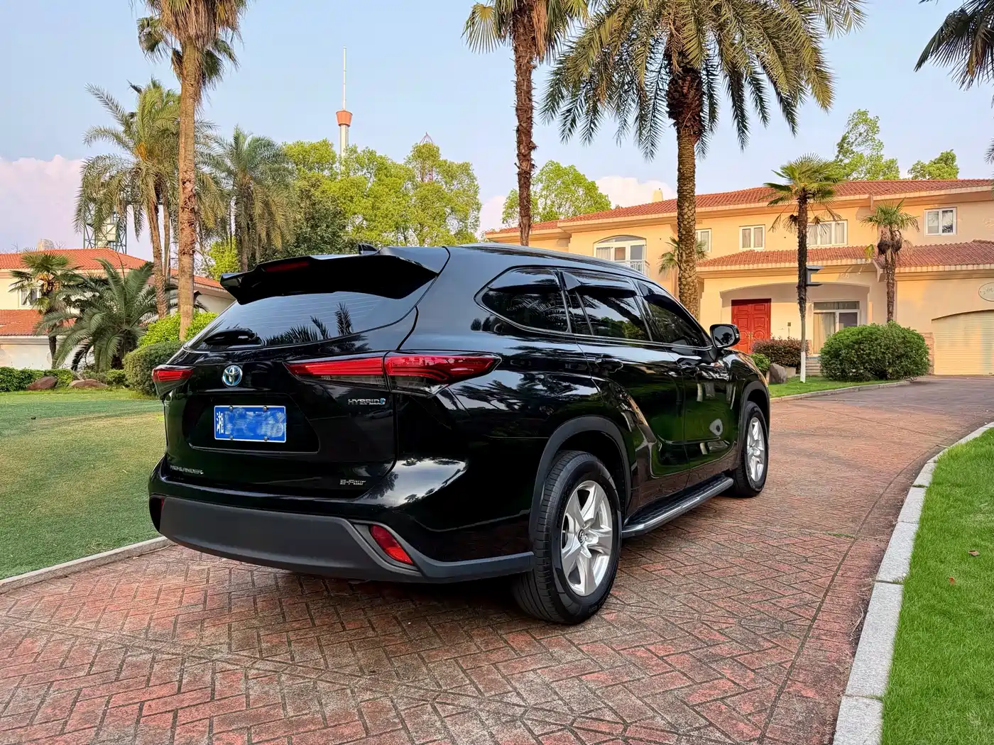 Toyota Highlander 2024 2.5L Smart Hybrid 4WD Elite 7-seater фото 16