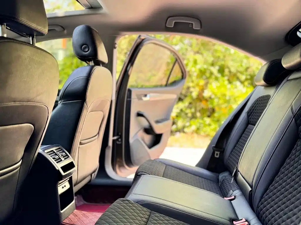 Škoda Superb 2018 TSI330 DSG Comfort Edition China V фото 10