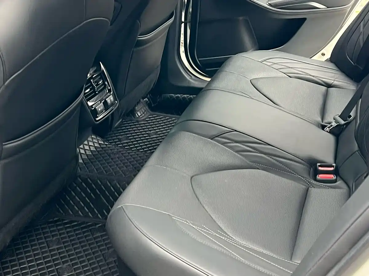 Toyota Avalon 2019 Hybrid 2.5L XLE Premium Edition China V фото 7
