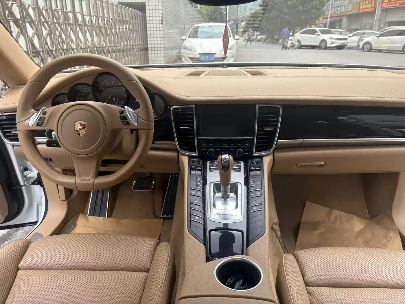 Фото 9 - Porsche Panamera