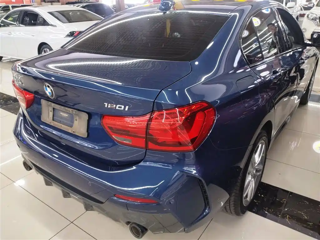 BMW 1-SERIES
