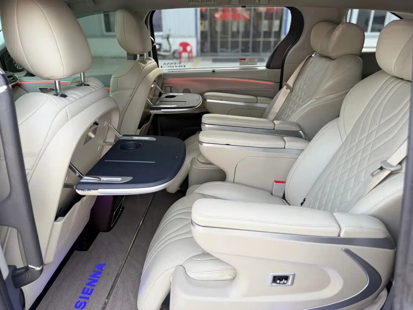 Toyota Sienna 2023 2.5L Hybrid Comfort Edition фото 10