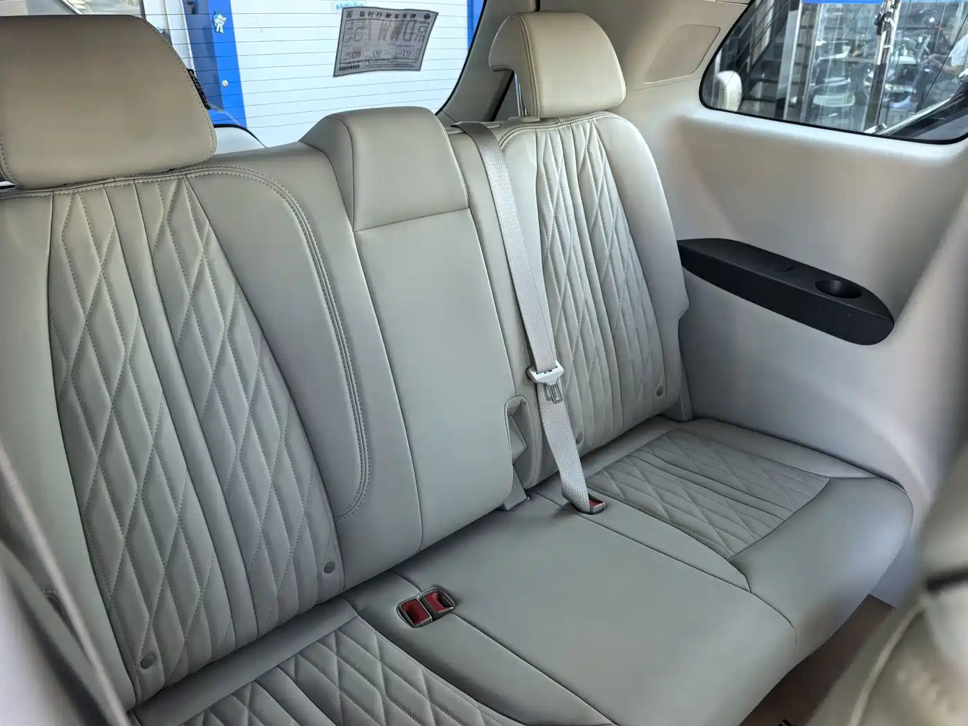 Photo 9 - Buick GL8