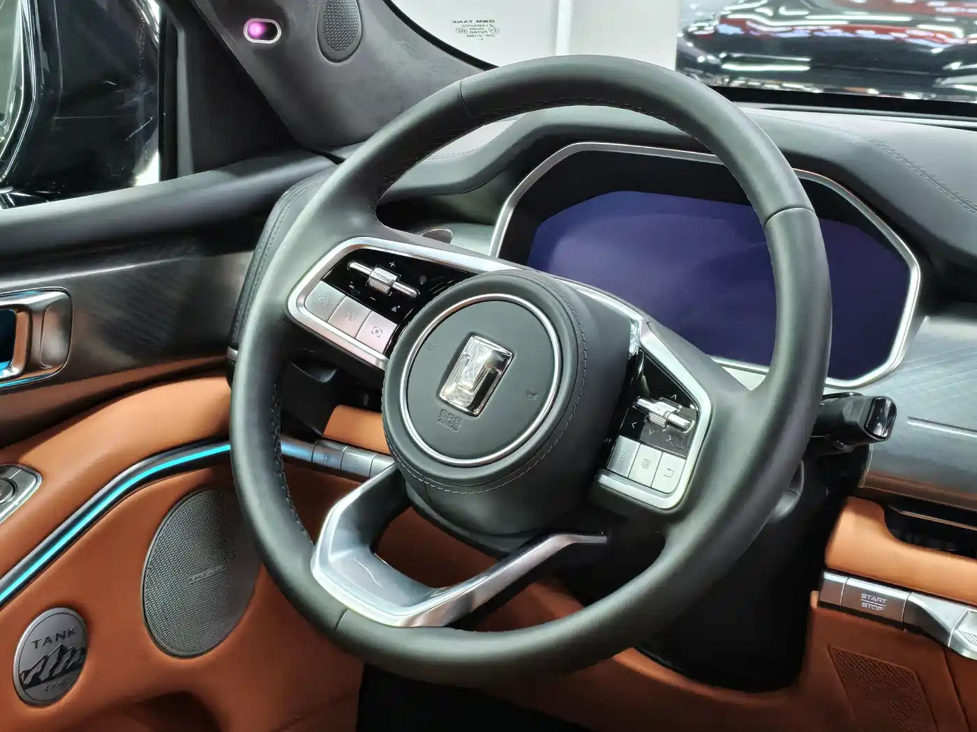 TANK TANK 700 NEW ENERGY