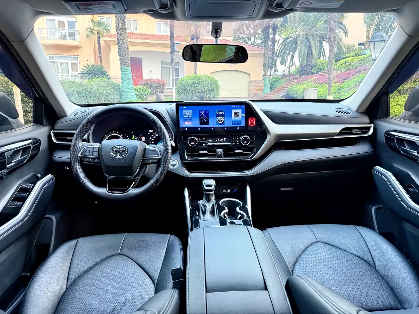 Toyota Highlander 2024 2.5L Smart Hybrid 4WD Elite 7-seater фото 6