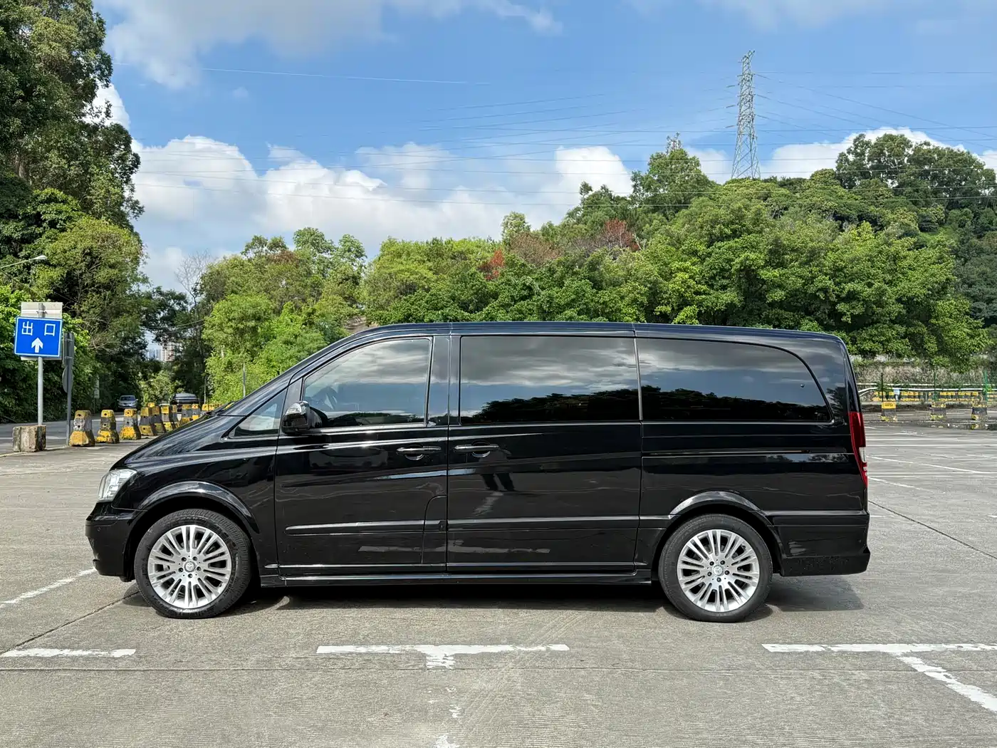 Mercedes-Benz Viano 2013 3.0L Privilege Edition фото 21