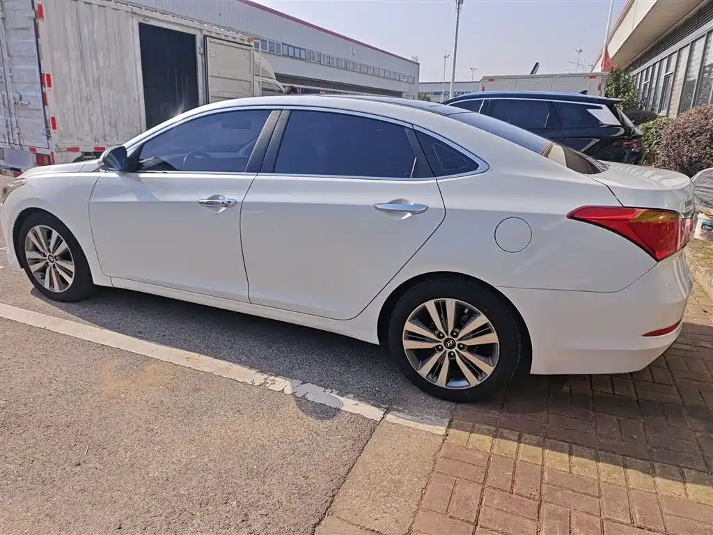 Hyundai Mistra 2014 1.8L Auto Premium DLX фото 4