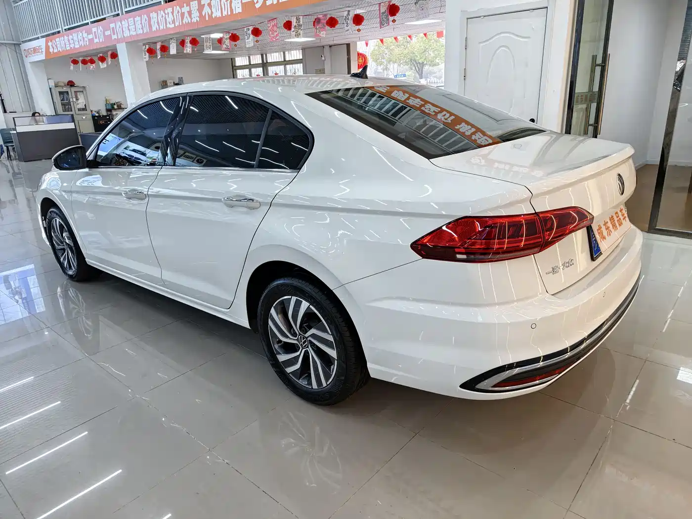 Volkswagen Bora 2024 280TSI DSG Comfort Ride Edition фото 4