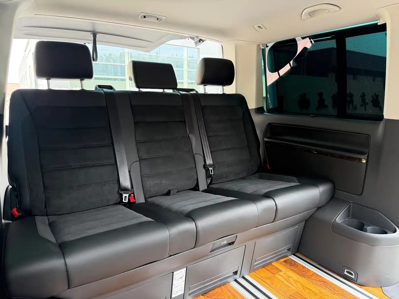 Volkswagen Multivan 2017 2018 2.0TSI 4WD Premium Edition 7-Seater
