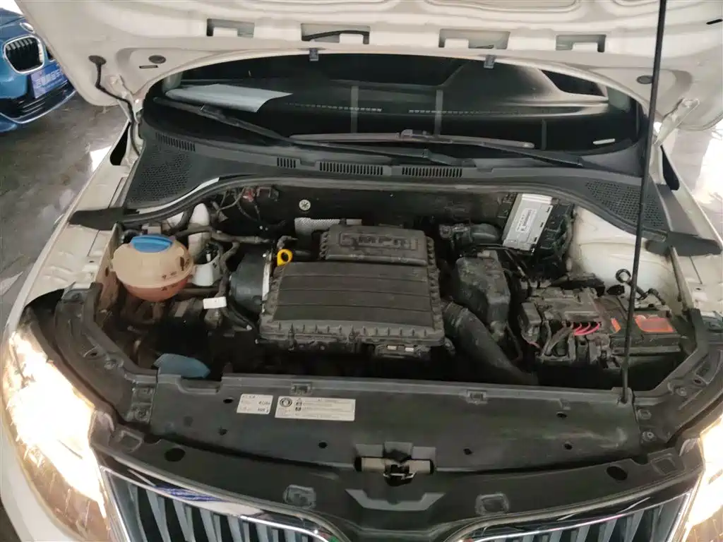 Škoda Skoda Rapid Spaceback 2019 1.5L Automatic Comfort Edition фото 17