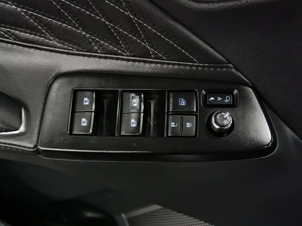 Toyota Avalon 2023 Hybrid 2.5L XLE Premium Edition фото 9