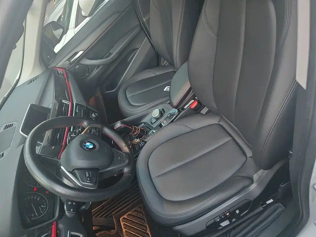 BMW X1 2018 sDrive20Li Leading Model фото 12