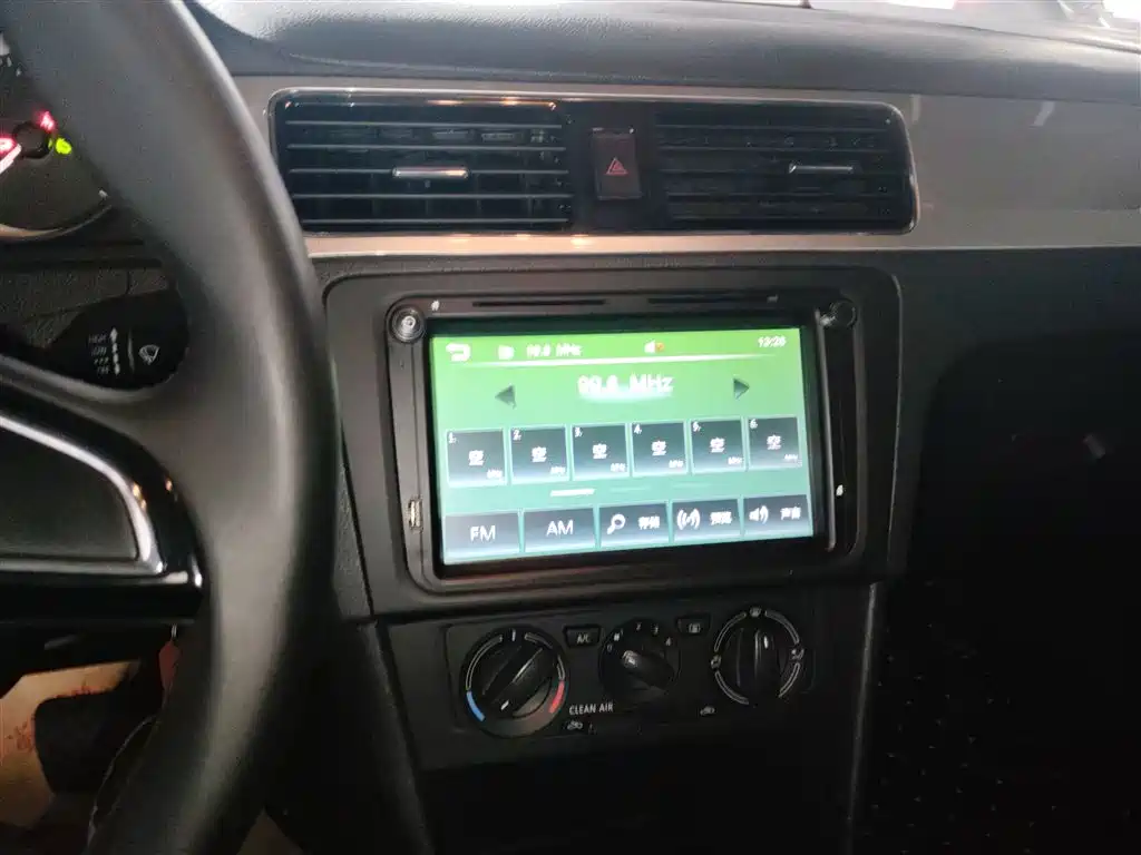 Škoda Skoda Rapid Spaceback 2019 1.5L Automatic Comfort Edition фото 10