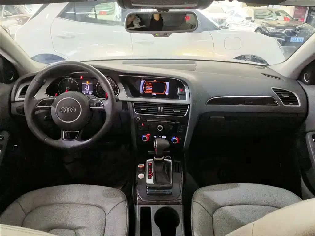 Audi A4L 2016 35 TFSI Collector's Edition S line Comfort фото 12