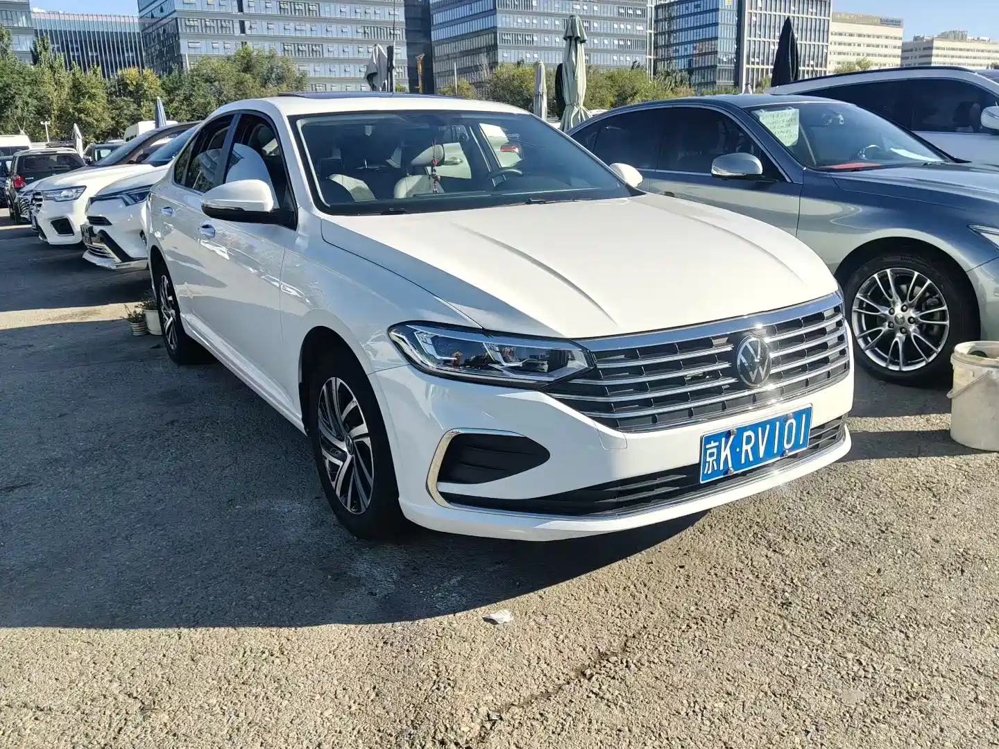Photo 2 - Volkswagen Lavida